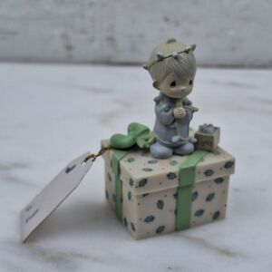 Precious Moments Mini Trinket Box Little Boy on Gift Box w/ Christmas Lights